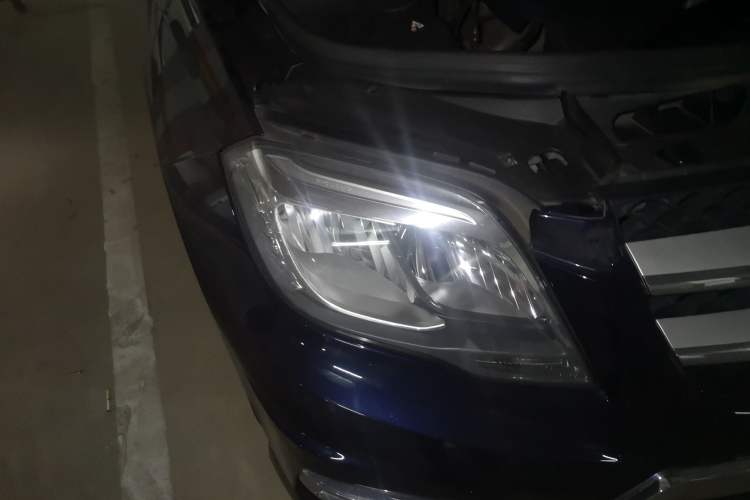 Used Mercedes-Benz GLK-Class 2015 GLK 260 4MATIC Dynamic Edition Ultimate Version Right Front Headlight