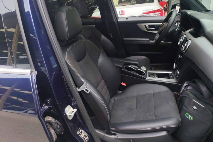 Used Mercedes-Benz GLK-Class 2015 GLK 260 4MATIC Dynamic Edition Ultimate Version Right Front Seat
