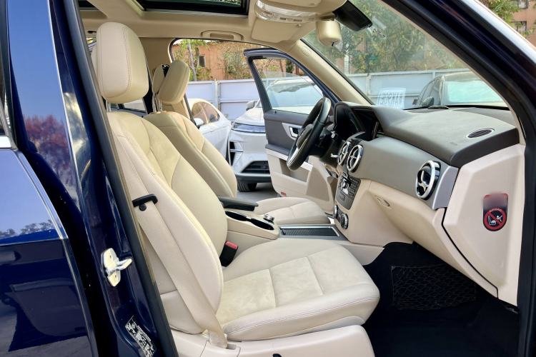 Used Mercedes-Benz GLK-Class 2015 GLK 260 4MATIC Dynamic Edition Ultimate Version Right Front Seat
