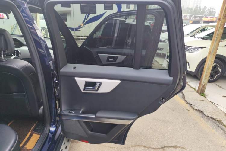 Used Mercedes-Benz GLK-Class 2015 GLK 260 4MATIC Dynamic Edition Ultimate Version Right Rear Door Interior