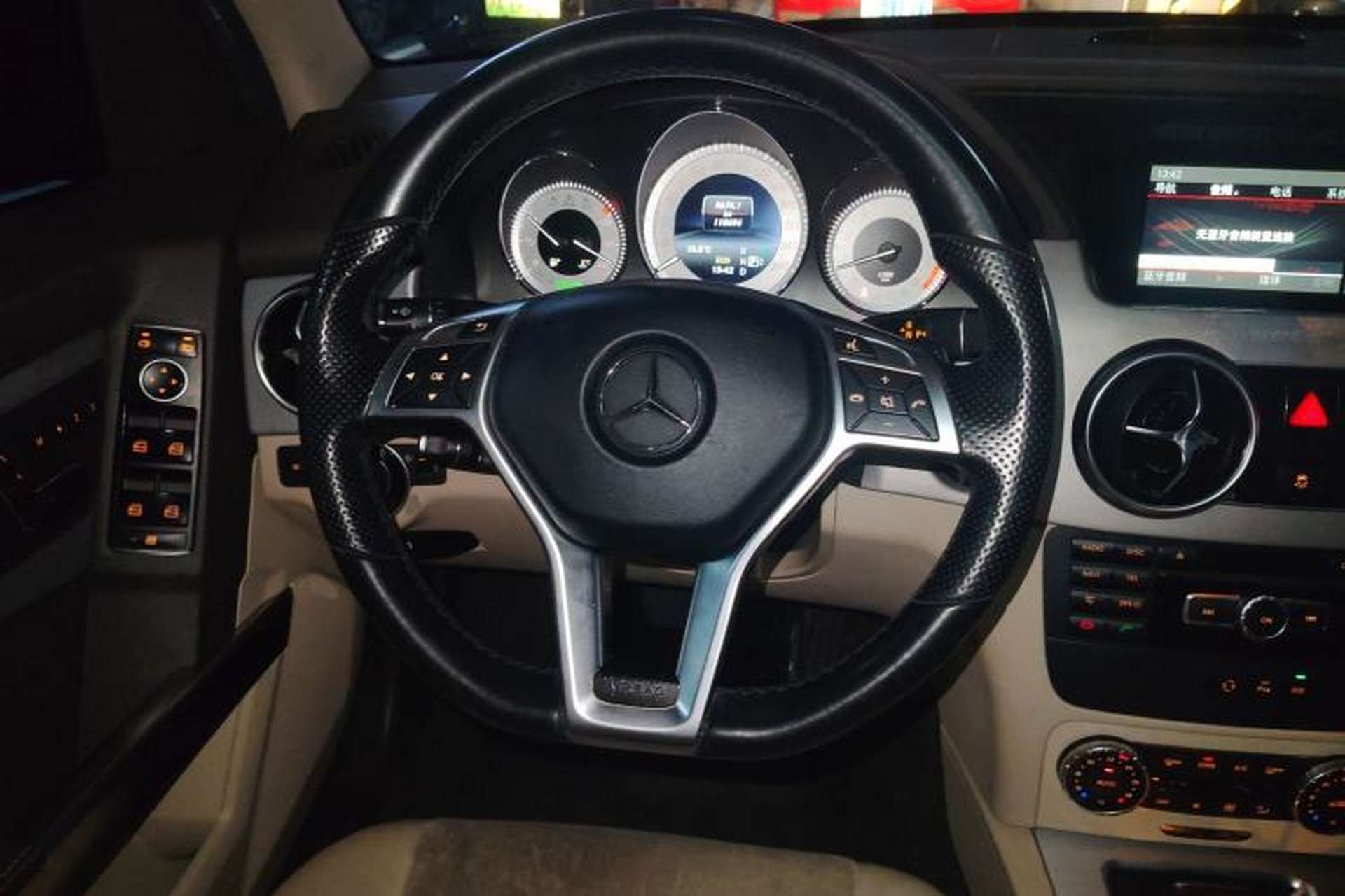 Used Mercedes-Benz GLK-Class 2015 GLK 260 4MATIC Dynamic Edition Ultimate Version Steering Wheel