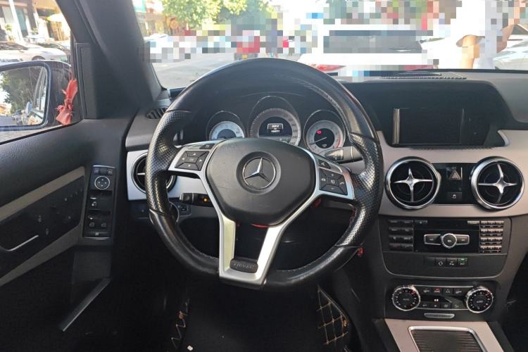Used Mercedes-Benz GLK-Class 2015 GLK 260 4MATIC Dynamic Edition Ultimate Version Steering Wheel