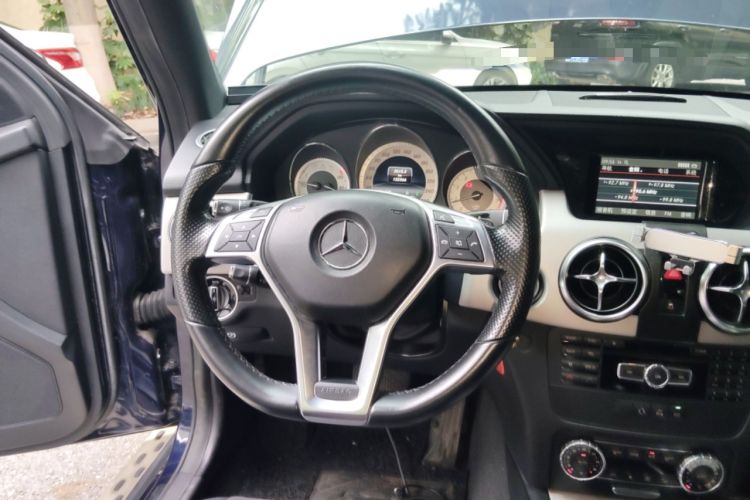 Used Mercedes-Benz GLK-Class 2015 GLK 260 4MATIC Dynamic Edition Ultimate Version Steering Wheel
