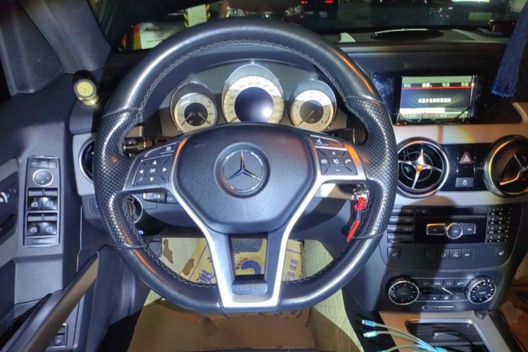 Used Mercedes-Benz GLK-Class 2015 GLK 260 4MATIC Fashion Edition Ultimate Version Steering Wheel