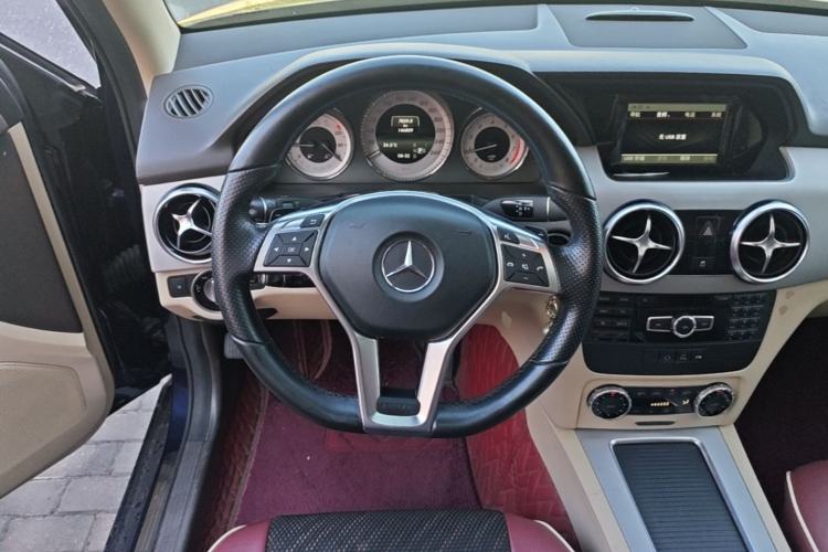 Used Mercedes-Benz GLK-Class 2015 GLK 260 4MATIC Dynamic Edition Ultimate Version Steering Wheel