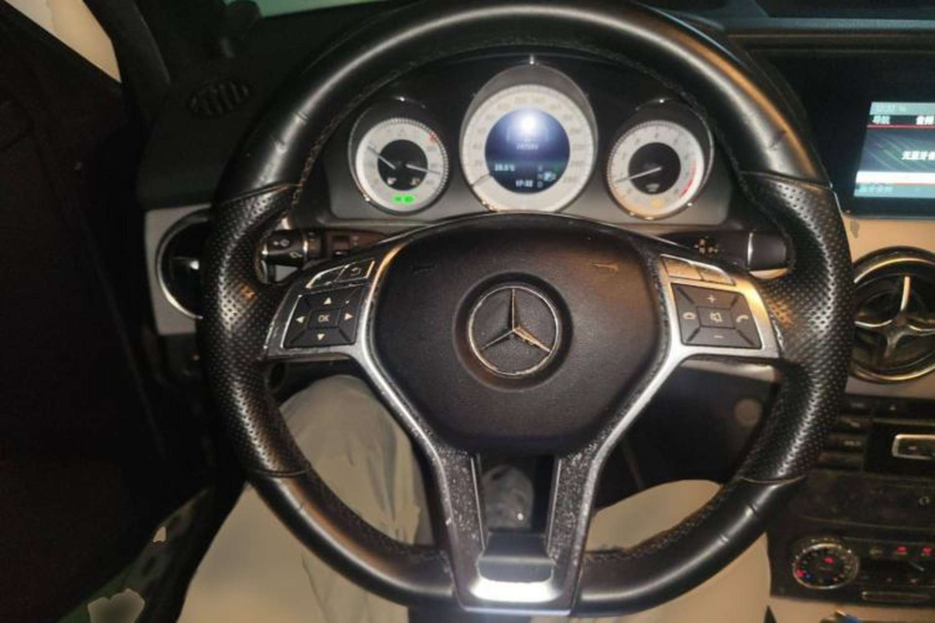 Used Mercedes-Benz GLK-Class 2015 GLK 260 4MATIC Dynamic Edition Ultimate Version Steering Wheel