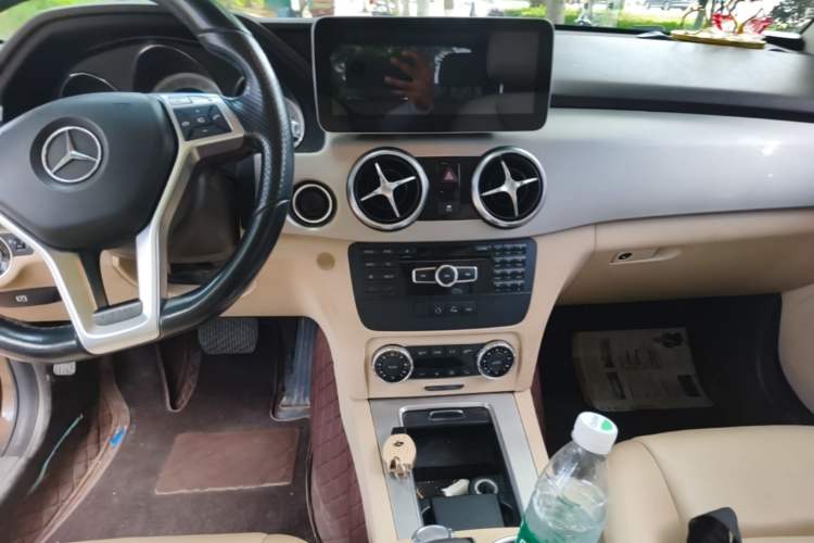 Used Mercedes-Benz GLK-Class 2015 GLK 260 4MATIC Dynamic Edition Ultimate Version Audio And AC Panel
