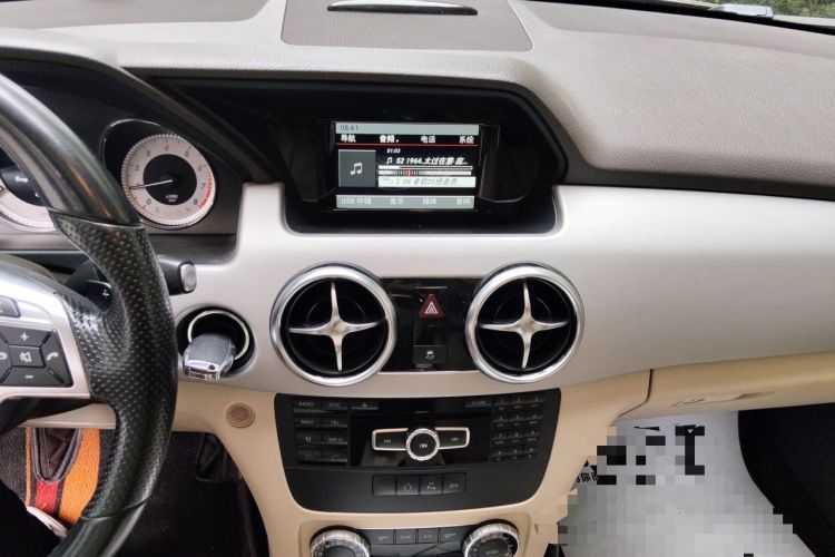 Used Mercedes-Benz GLK-Class 2015 GLK 260 4MATIC Dynamic Edition Ultimate Version Audio And AC Panel