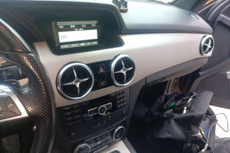 Used Mercedes-Benz GLK-Class 2015 GLK 260 4MATIC Fashion Edition Ultimate Version Audio And AC Panel