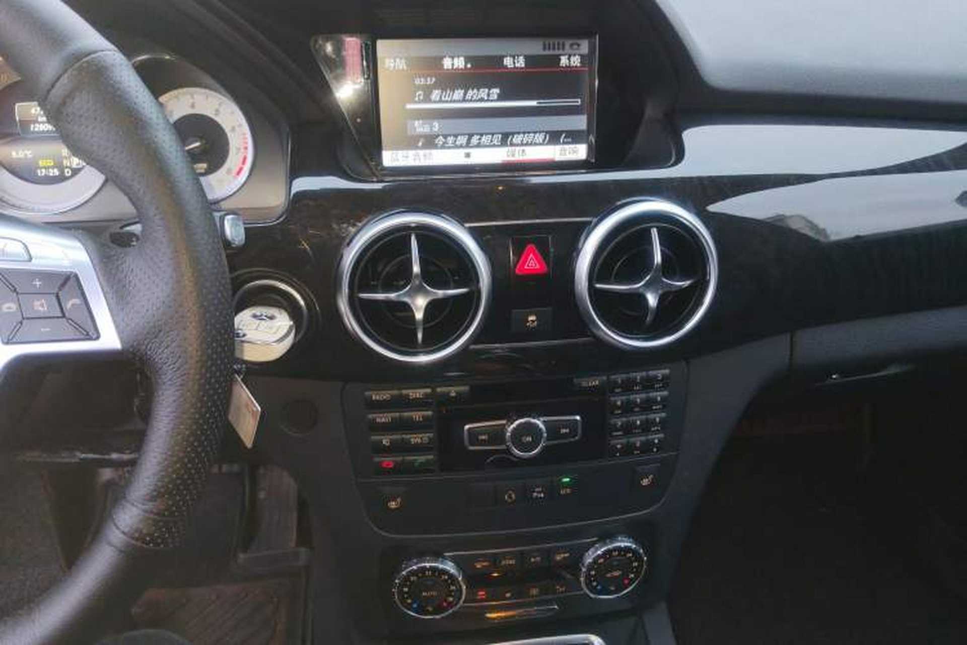 Used Mercedes-Benz GLK-Class 2015 GLK 260 4MATIC Fashion Edition Ultimate Version Audio And AC Panel