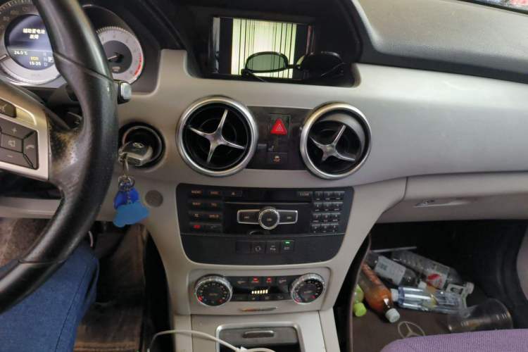 Used Mercedes-Benz GLK-Class 2015 GLK 260 4MATIC Fashion Edition Ultimate Version Audio And AC Panel