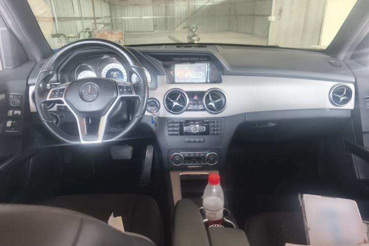 Used Mercedes-Benz GLK-Class 2015 GLK 260 4MATIC Dynamic Edition Ultimate Version Center Console