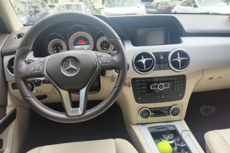 Used Mercedes-Benz GLK-Class 2015 GLK 300 4MATIC Fashion Edition Ultimate Version Center Console