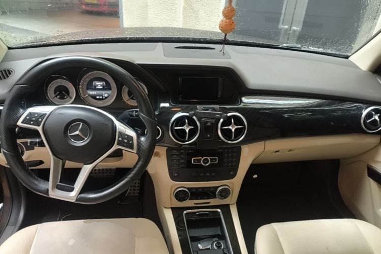 Used Mercedes-Benz GLK-Class 2015 GLK 260 4MATIC Fashion Edition Ultimate Version Center Console