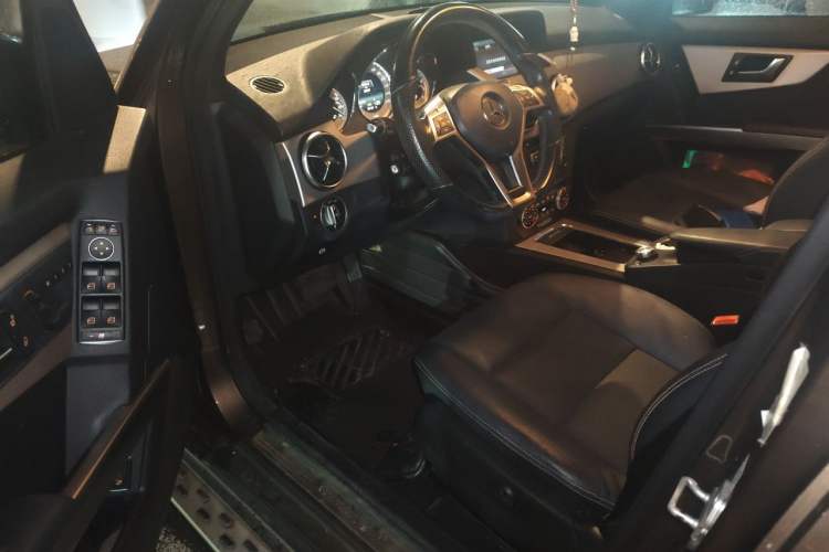 Used Mercedes-Benz GLK-Class 2015 GLK 260 4MATIC Fashion Edition Ultimate Version Driver Seat