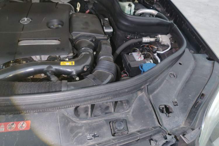 Used Mercedes-Benz GLK-Class 2015 GLK 260 4MATIC Fashion Edition Ultimate Version Engine Bay Left
