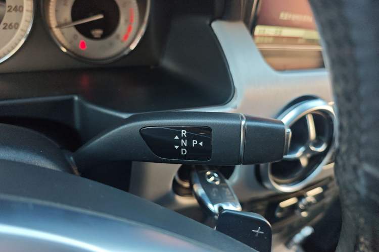 Used Mercedes-Benz GLK-Class 2015 GLK 260 4MATIC Fashion Edition Ultimate Version Gear Lever