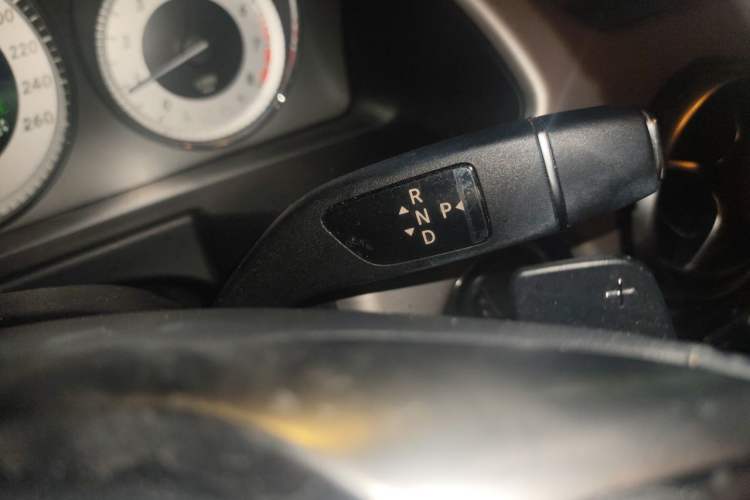 Used Mercedes-Benz GLK-Class 2015 GLK 260 4MATIC Fashion Edition Ultimate Version Gear Lever