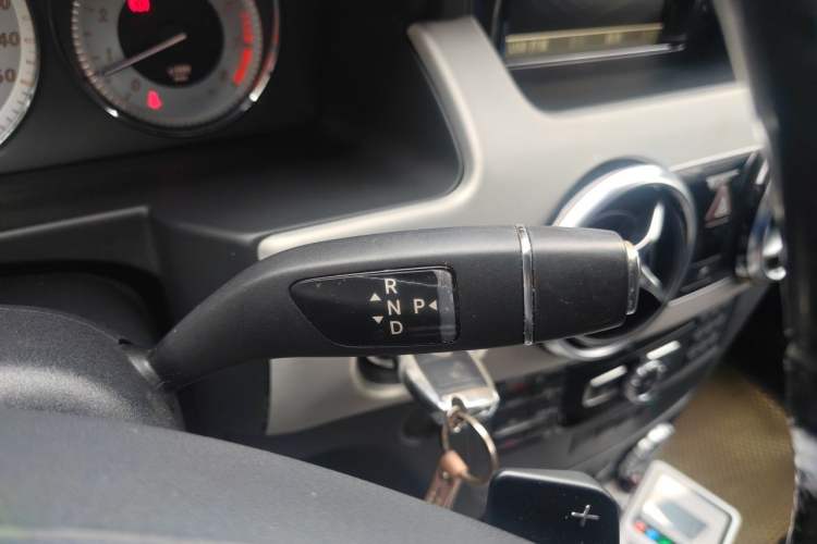 Used Mercedes-Benz GLK-Class 2015 GLK 260 4MATIC Dynamic Edition Ultimate Version Gear Lever