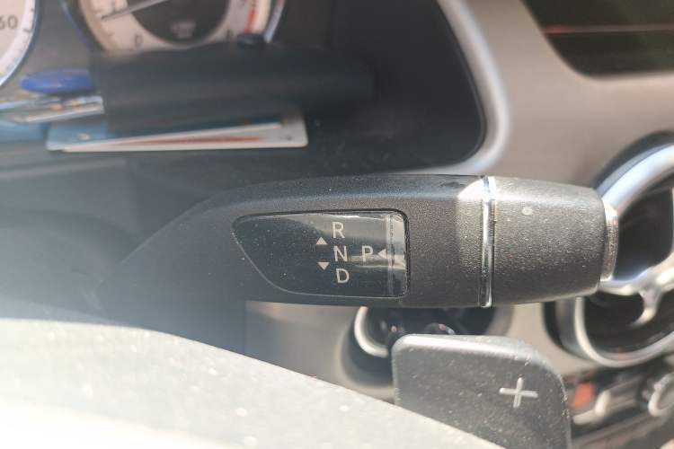 Used Mercedes-Benz GLK-Class 2015 GLK 260 4MATIC Dynamic Edition Ultimate Version Gear Lever