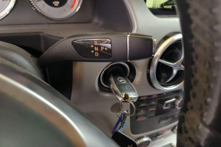 Used Mercedes-Benz GLK-Class 2015 GLK 260 4MATIC Fashion Edition Ultimate Version Gear Lever
