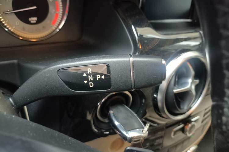 Used Mercedes-Benz GLK-Class 2015 GLK 260 4MATIC Fashion Edition Ultimate Version Gear Lever