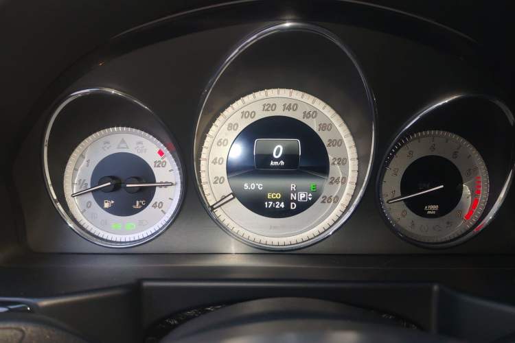 Used Mercedes-Benz GLK-Class 2015 GLK 260 4MATIC Fashion Edition Ultimate Version Instrument Cluster