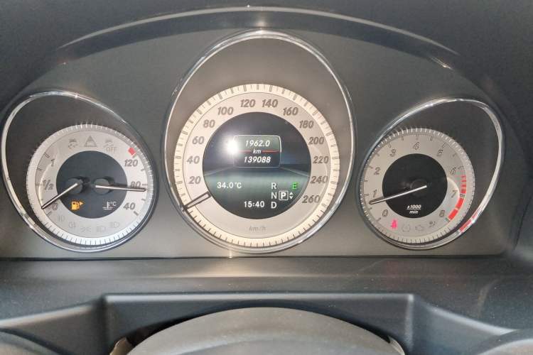 Used Mercedes-Benz GLK-Class 2015 GLK 260 4MATIC Fashion Edition Ultimate Version Instrument Cluster