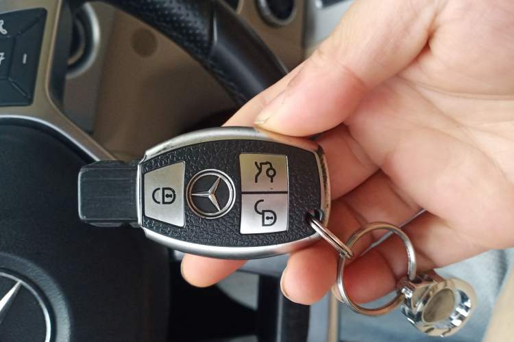 Used Mercedes-Benz GLK-Class 2015 GLK 260 4MATIC Fashion Edition Ultimate Version Interior 1
