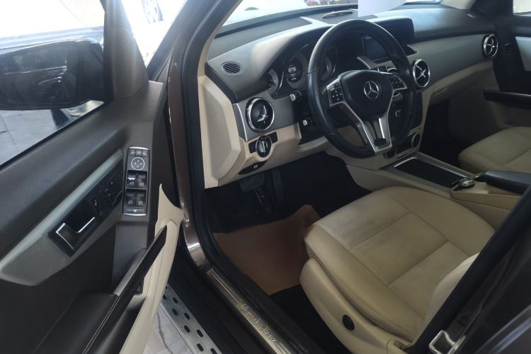 Used Mercedes-Benz GLK-Class 2015 GLK 260 4MATIC Fashion Edition Ultimate Version Interior 2