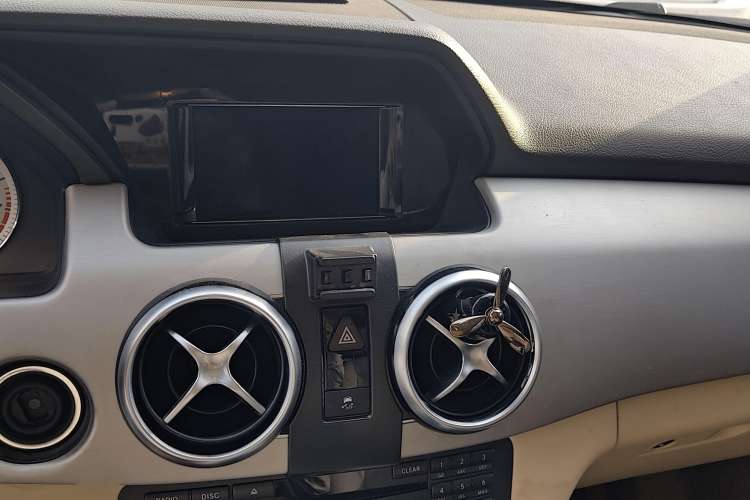 Used Mercedes-Benz GLK-Class 2015 GLK 260 4MATIC Dynamic Edition Ultimate Version Interior 2
