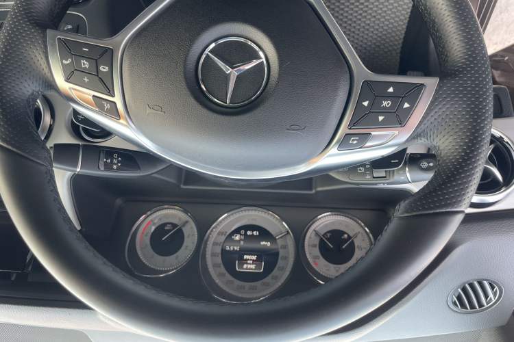 Used Mercedes-Benz GLK-Class 2015 GLK 260 4MATIC Fashion Edition Ultimate Version Interior 2