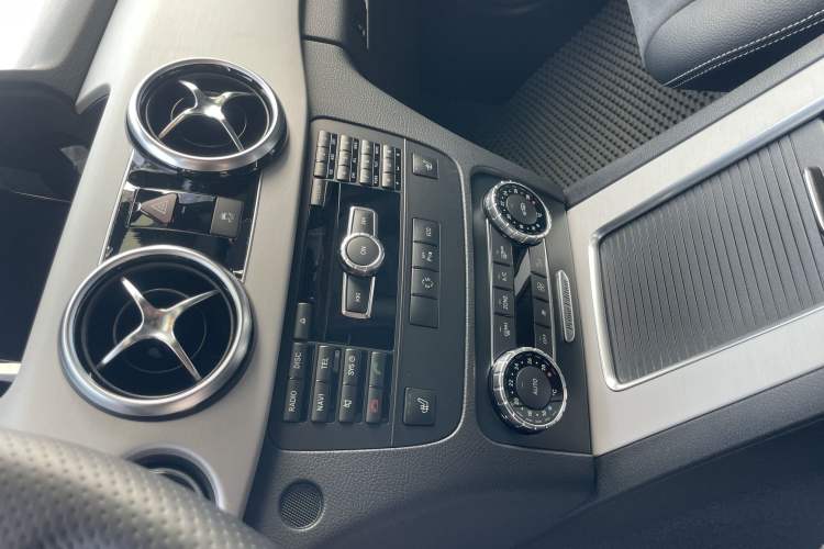 Used Mercedes-Benz GLK-Class 2015 GLK 260 4MATIC Fashion Edition Ultimate Version Interior 5