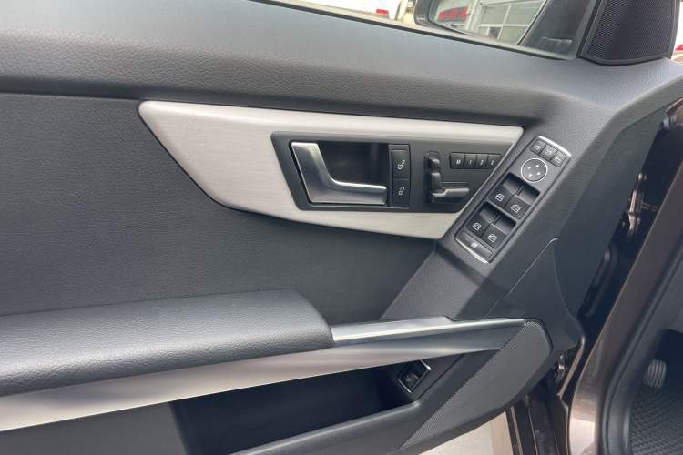 Used Mercedes-Benz GLK-Class 2015 GLK 260 4MATIC Fashion Edition Ultimate Version Interior 6
