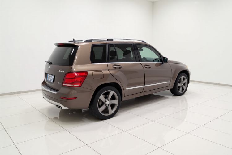 Used Mercedes-Benz GLK-Class 2015 GLK 300 4MATIC Fashion Edition Ultimate Version Rear Right 45 Deg