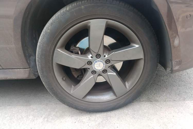 Used Mercedes-Benz GLK-Class 2015 GLK 260 4MATIC Fashion Edition Ultimate Version Right Front Wheel Hub