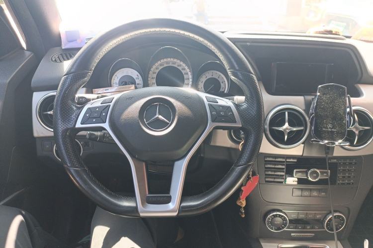 Used Mercedes-Benz GLK-Class 2015 GLK 260 4MATIC Dynamic Edition Ultimate Version Steering Wheel