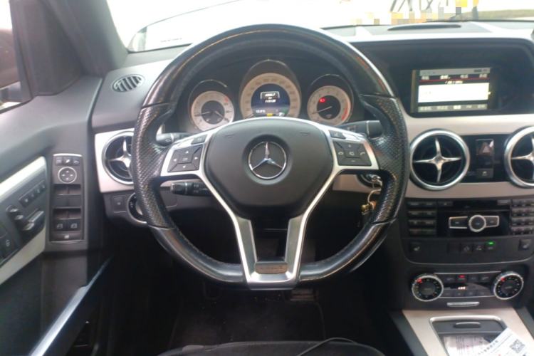 Used Mercedes-Benz GLK-Class 2015 GLK 260 4MATIC Fashion Edition Ultimate Version Steering Wheel