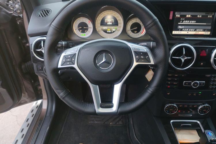 Used Mercedes-Benz GLK-Class 2015 GLK 260 4MATIC Fashion Edition Ultimate Version Steering Wheel