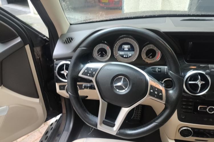 Used Mercedes-Benz GLK-Class 2015 GLK 260 4MATIC Fashion Edition Ultimate Version Steering Wheel
