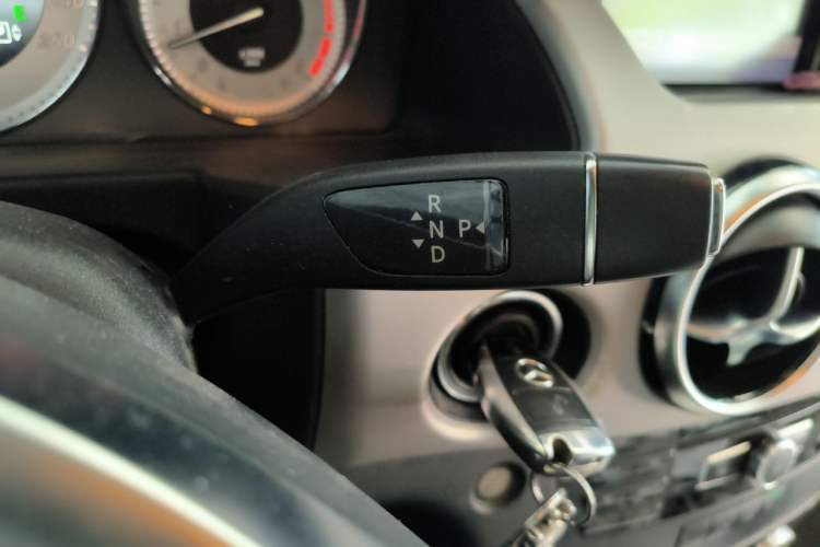 Used Mercedes-Benz GLK-Class 2015 GLK 260 4MATIC Dynamic Edition Ultimate Version Gear Lever