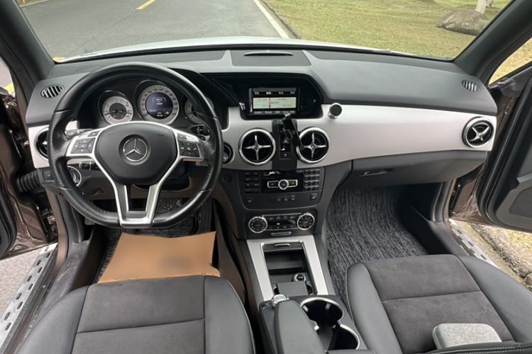 Used Mercedes-Benz GLK-Class 2015 GLK 260 4MATIC Fashion Edition Ultimate Version Interior 1