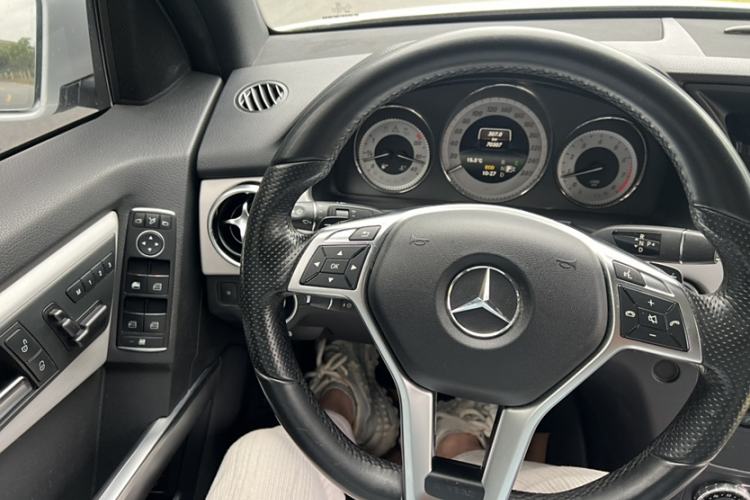 Used Mercedes-Benz GLK-Class 2015 GLK 260 4MATIC Fashion Edition Ultimate Version Interior 11