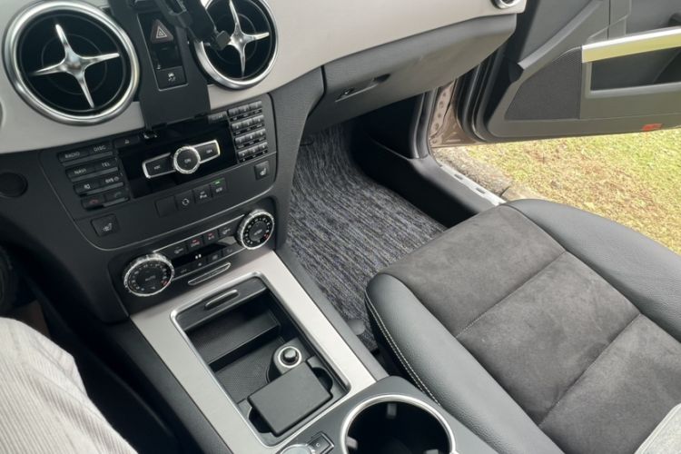 Used Mercedes-Benz GLK-Class 2015 GLK 260 4MATIC Fashion Edition Ultimate Version Interior 6