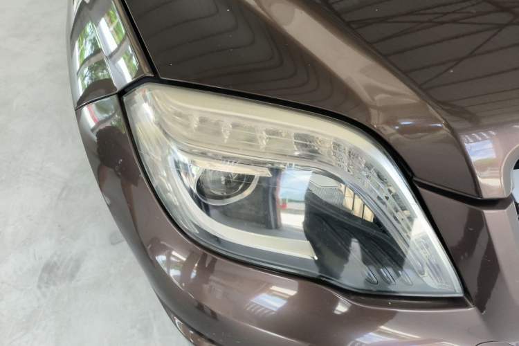 Used Mercedes-Benz GLK-Class 2015 GLK 260 4MATIC Dynamic Edition Ultimate Version Right Front Headlight