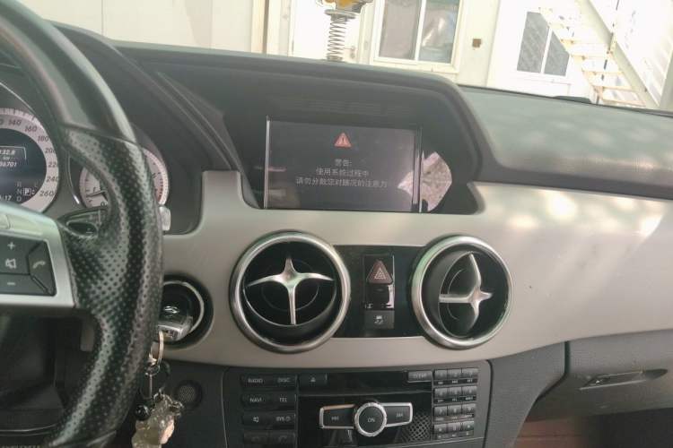 Used Mercedes-Benz GLK-Class 2015 GLK 260 4MATIC Dynamic Edition Ultimate Version Audio And AC Panel