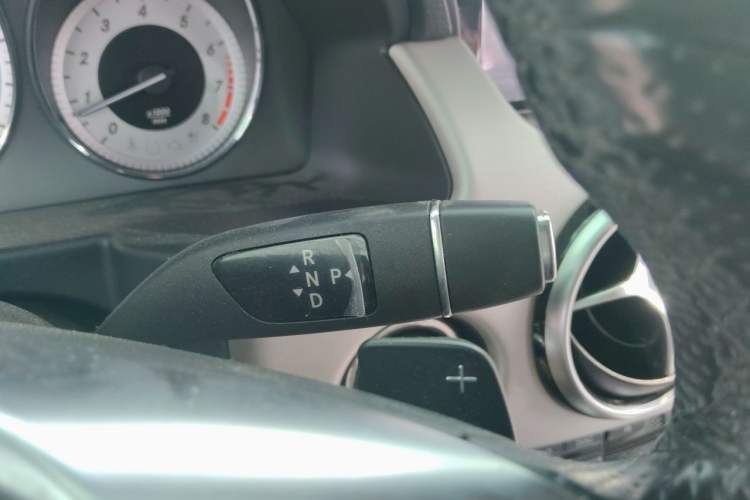 Used Mercedes-Benz GLK-Class 2015 GLK 260 4MATIC Dynamic Edition Ultimate Version Gear Lever