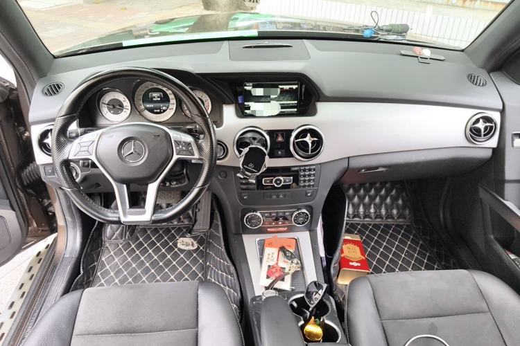 Used Mercedes-Benz GLK-Class 2015 GLK 300 4MATIC Fashion Edition Ultimate Version Center Console