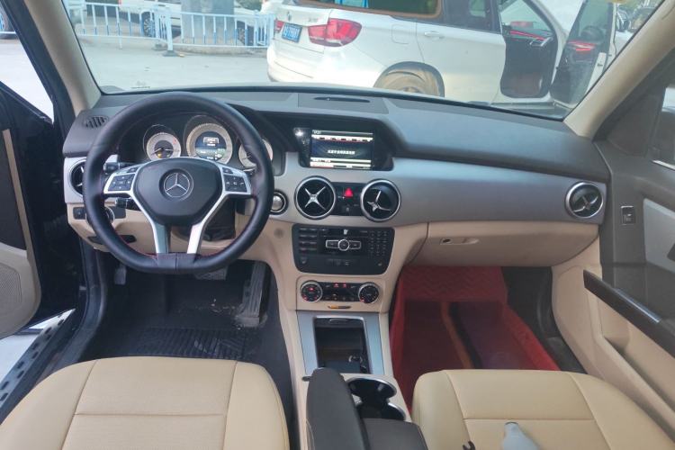 Used Mercedes-Benz GLK-Class 2015 GLK 300 4MATIC Fashion Edition Ultimate Version Center Console