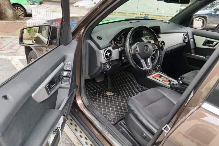 Used Mercedes-Benz GLK-Class 2015 GLK 300 4MATIC Fashion Edition Ultimate Version Driver Seat